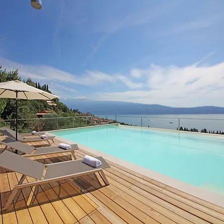 Vila Garda Panoramic Manor *