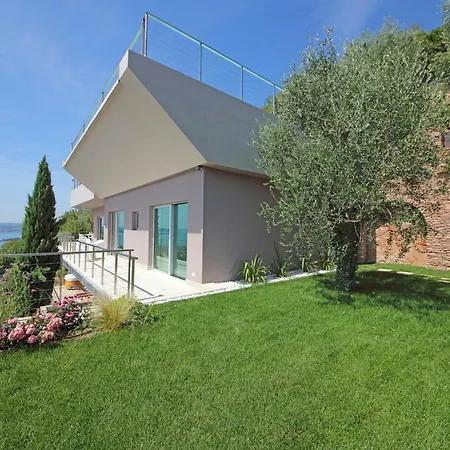 Garda Panoramic Manor * Toscolano Maderno