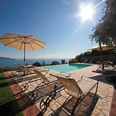 Vila Garda Panoramic Manor *