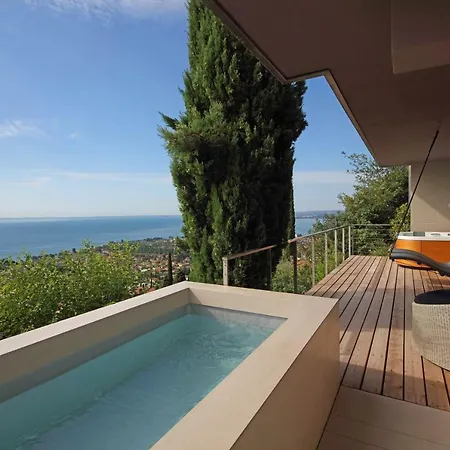 Garda Panoramic Manor * Toscolano Maderno