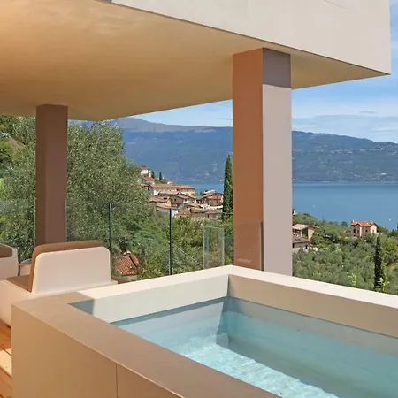 Garda Panoramic Manor Toscolano Maderno