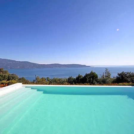 Vila Garda Panoramic Manor *