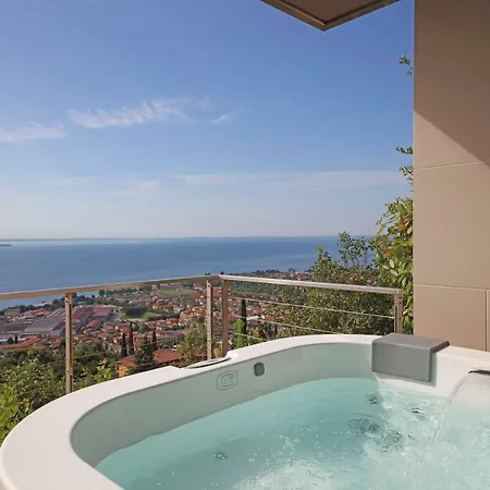 Garda Panoramic Manor * Toscolano Maderno