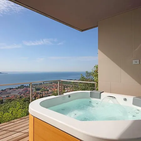 Garda Panoramic Manor