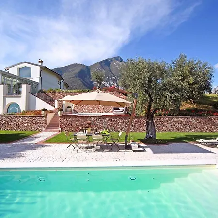 Garda Panoramic Manor *